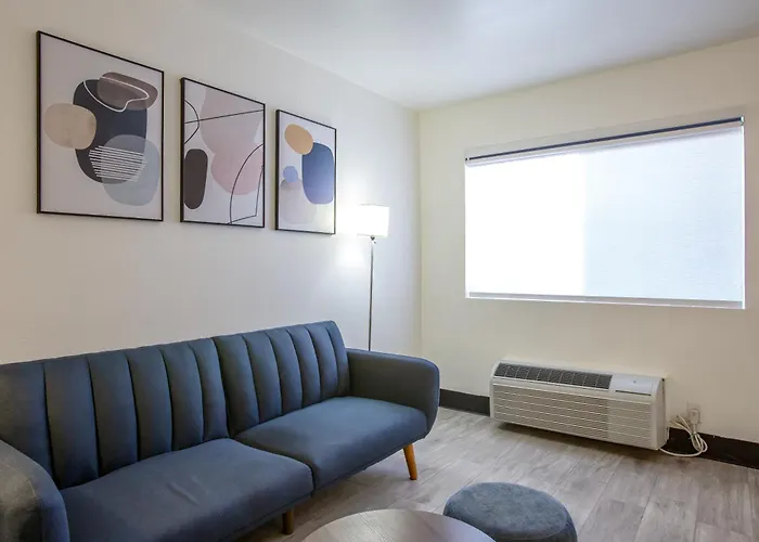 The Serene Peoria, Surestay Collection By Western Hotel Glendale