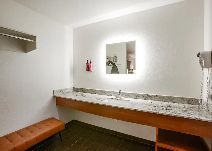 The Serene Peoria, Surestay Collection By Western Hotel